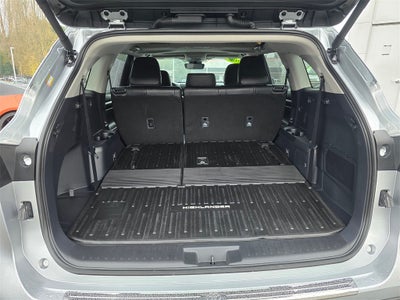 2024 Toyota Highlander LE 8 PSGR/THIRD -ROW SEATING/MOONROOF