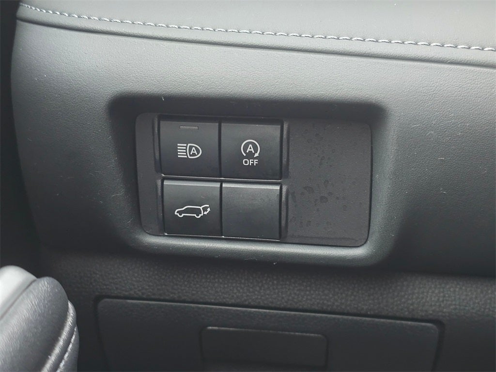 2024 Toyota Highlander LE 8 PSGR/THIRD -ROW SEATING/MOONROOF