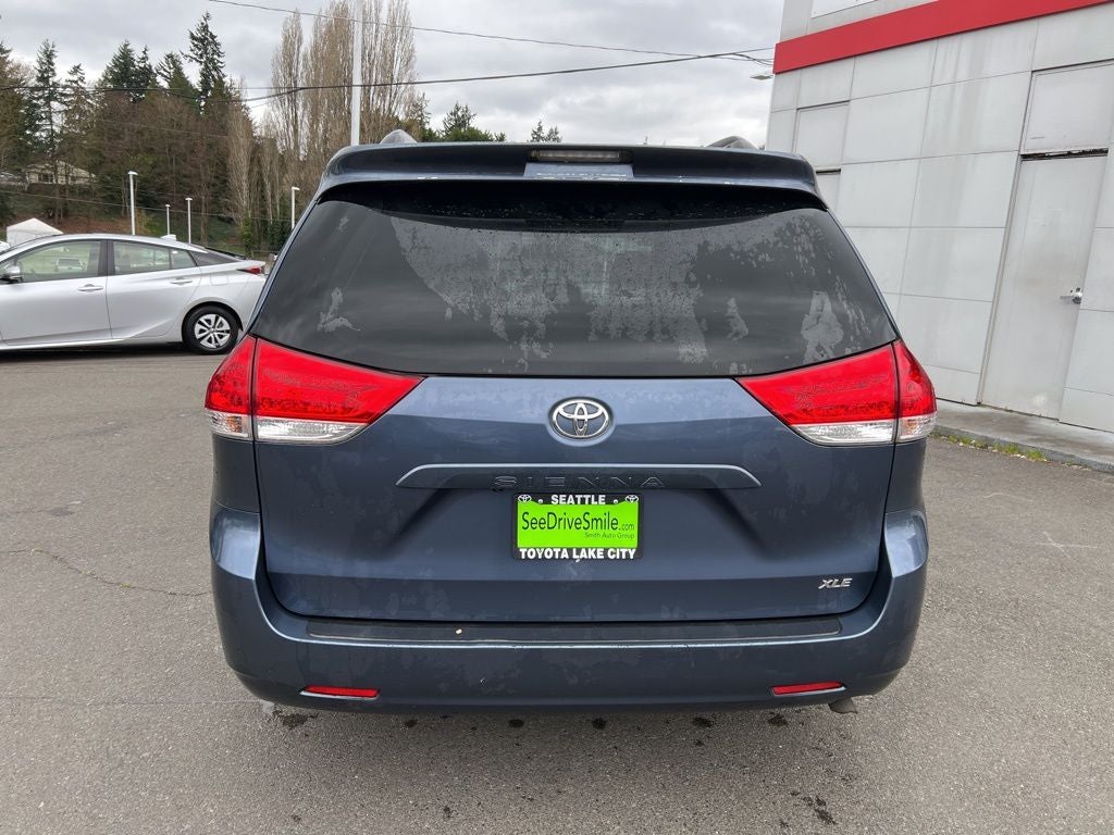 2014 Toyota Sienna XLE 8 Passenger