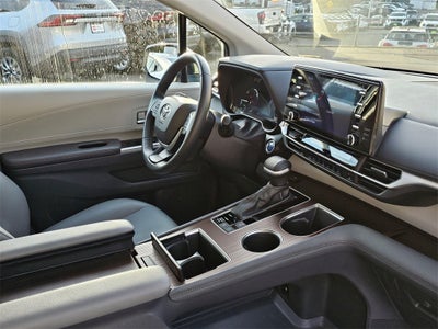 2024 Toyota Sienna XLE