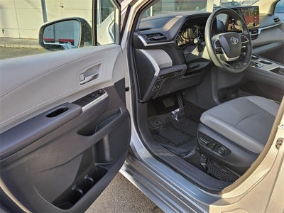 2024 Toyota Sienna XLE
