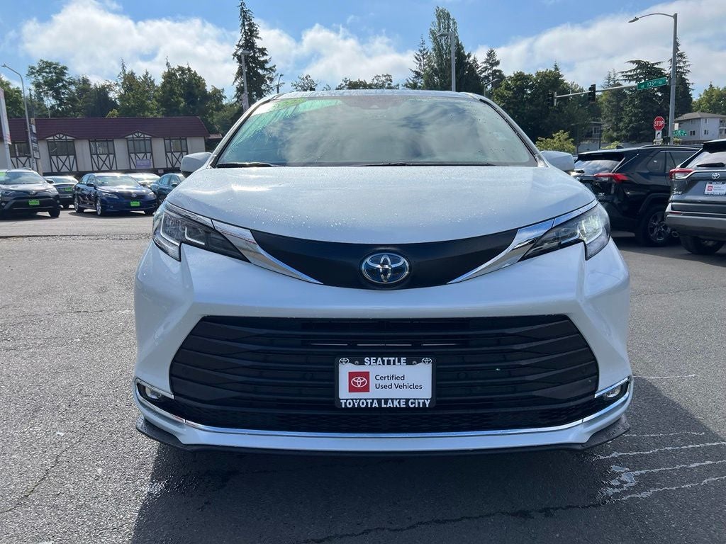 2022 Toyota Sienna XLE-AWD HYBRID 7 Passenger