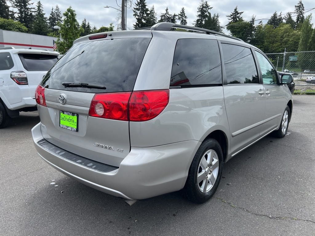 2007 Toyota Sienna LE 7 PASSENGER
