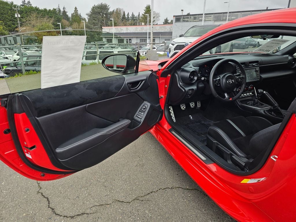 2024 Toyota GR86 Premium