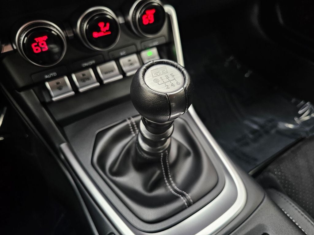 2024 Toyota GR86 Premium