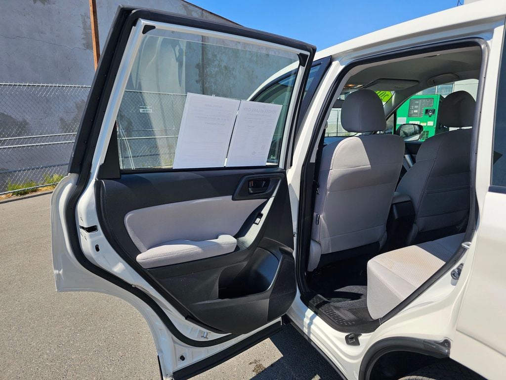 2014 Subaru Forester 2.5i