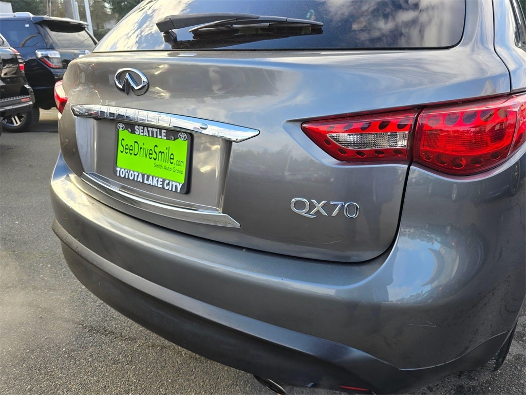2016 INFINITI QX70 Base