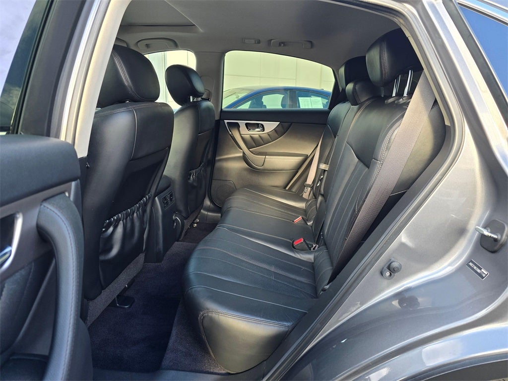 2016 INFINITI QX70 Base