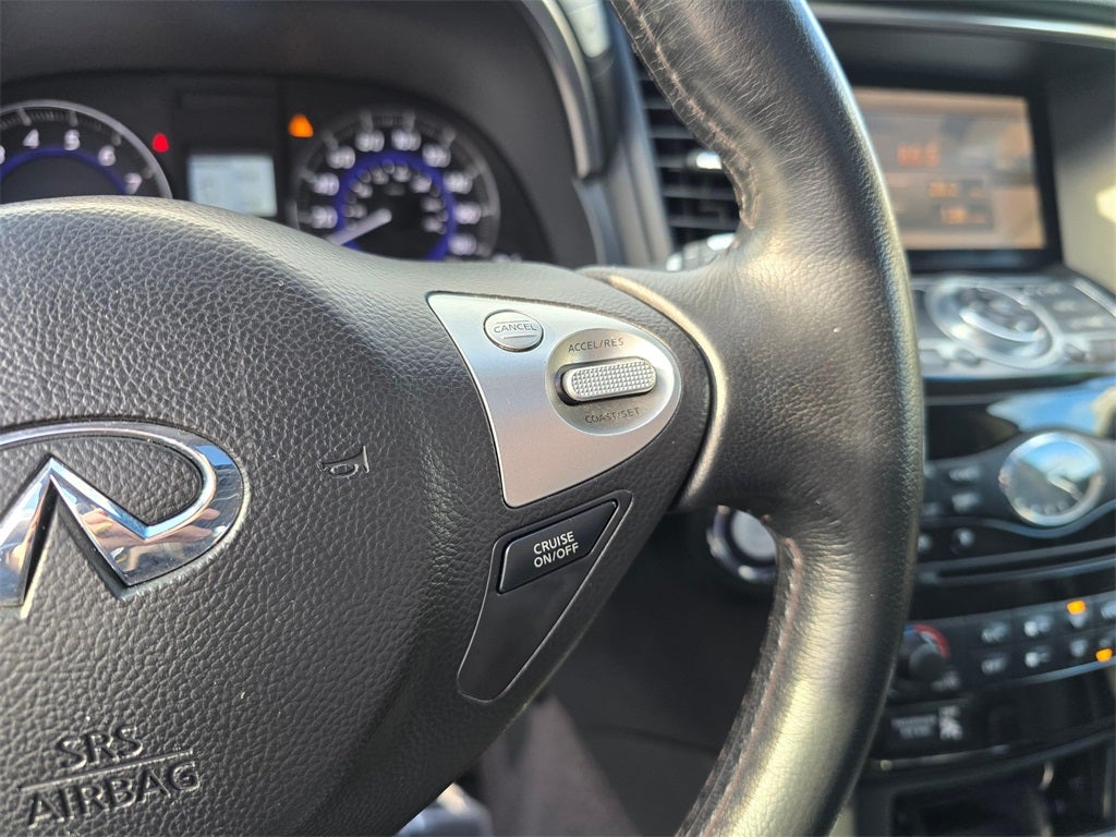 2016 INFINITI QX70 Base