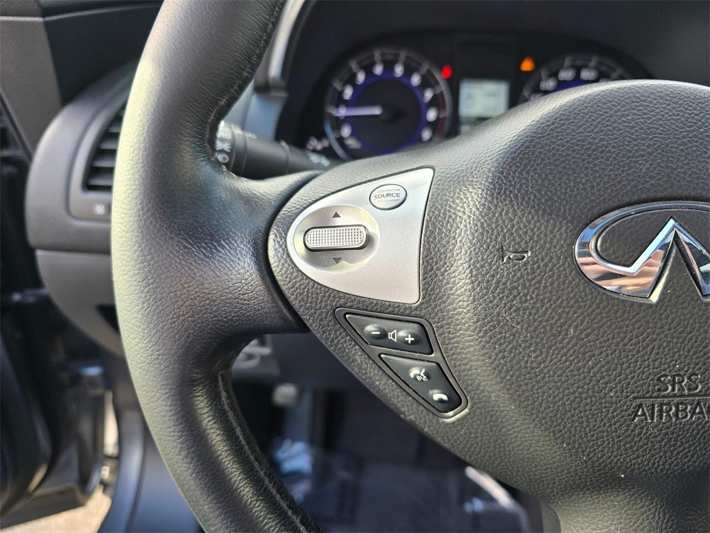 2016 INFINITI QX70 Base