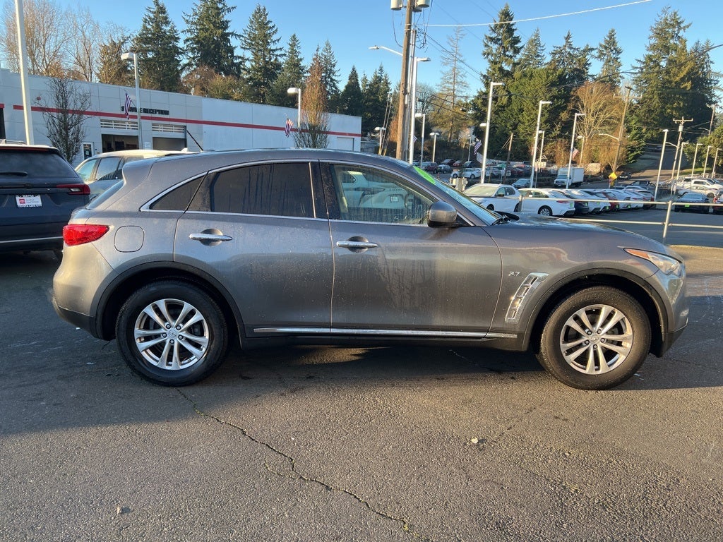 2016 INFINITI QX70 Base