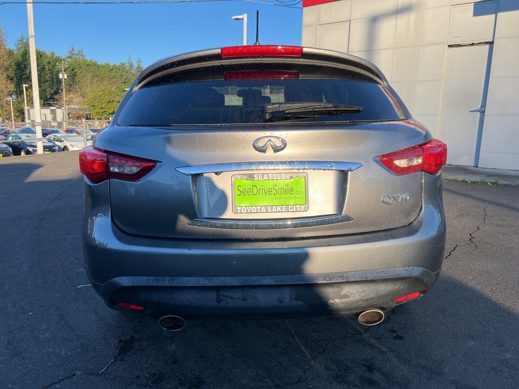 2016 INFINITI QX70 Base