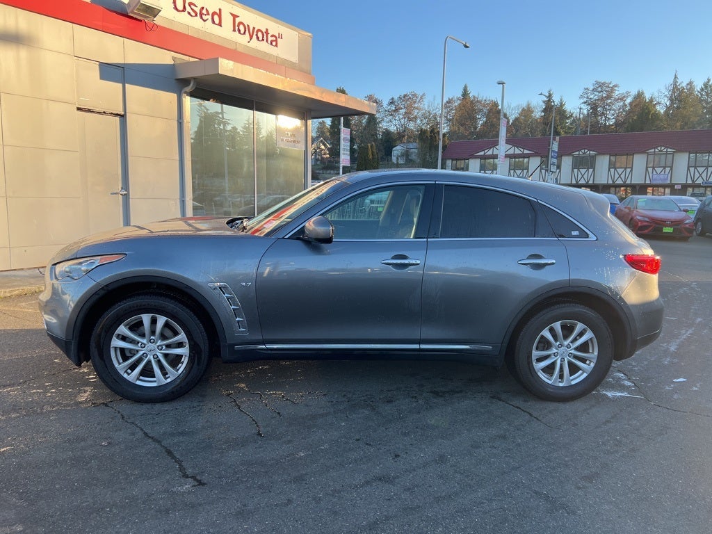 2016 INFINITI QX70 Base