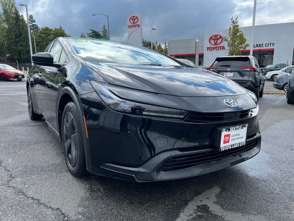 2025 Toyota Prius LE
