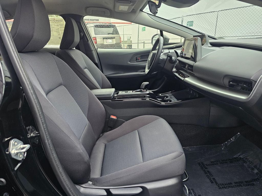 2025 Toyota Prius LE