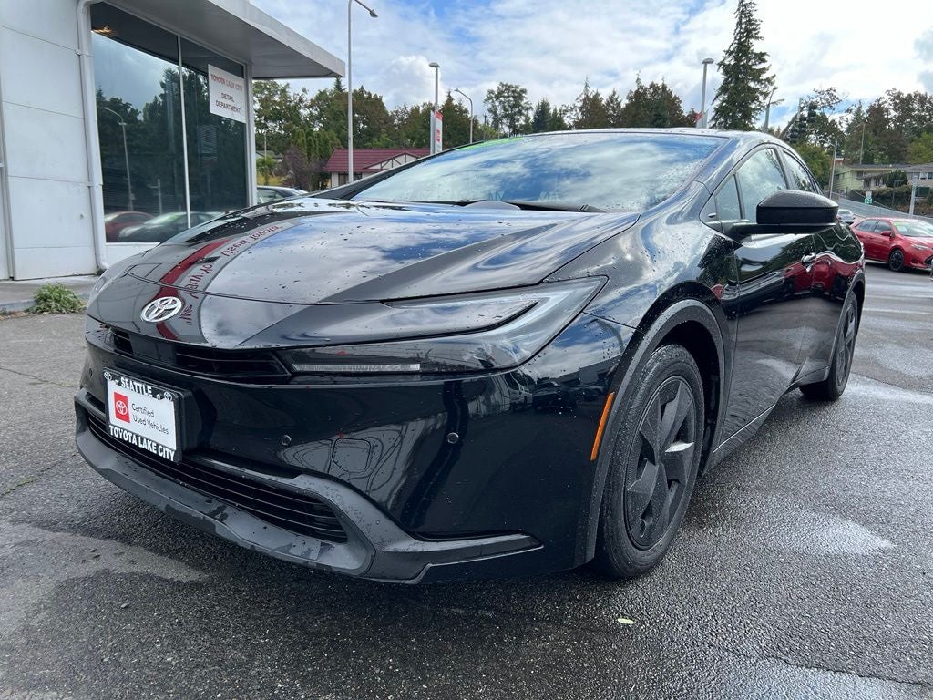 2025 Toyota Prius LE