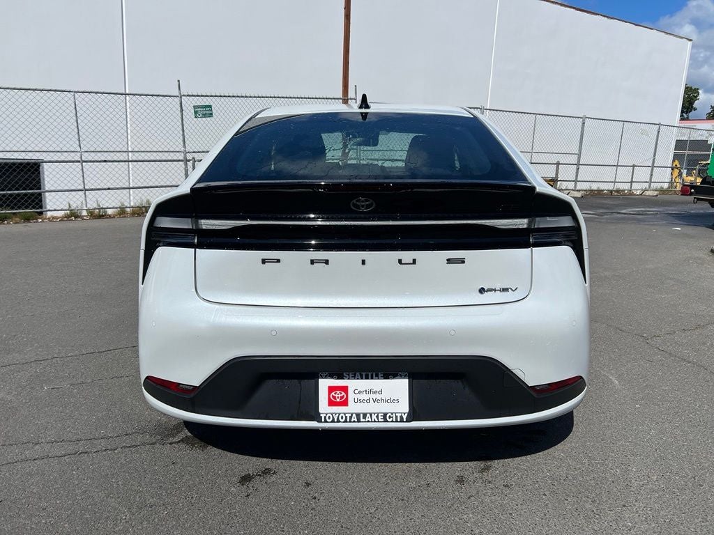 2026 Toyota Prius Plug-In Hybrid SE