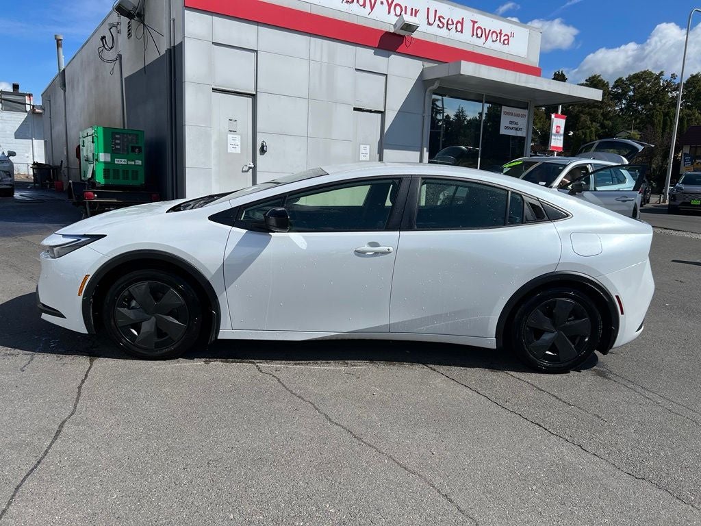 2026 Toyota Prius Plug-In Hybrid SE