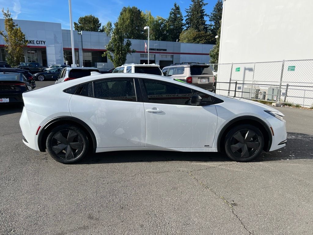2023 Toyota Prius LE -AWD
