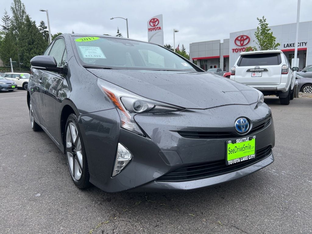 2017 Toyota Prius Three Touring