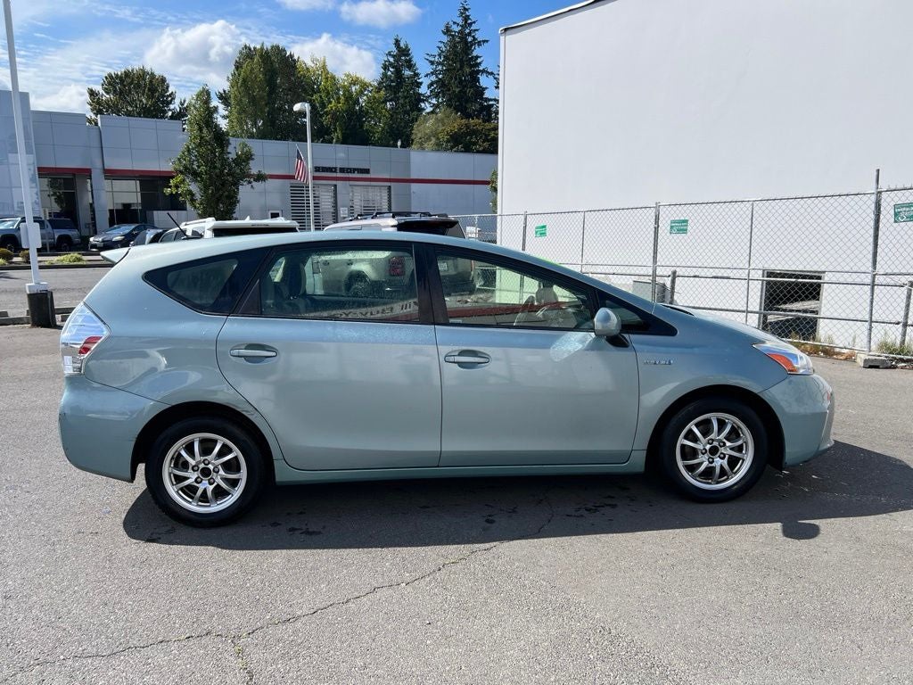 2014 Toyota Prius v Three