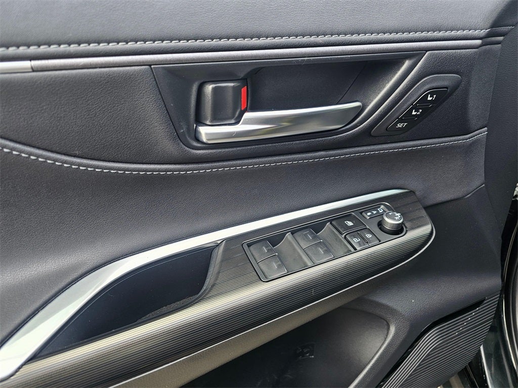 2023 Toyota Venza Nightshade HYBRID-AWD