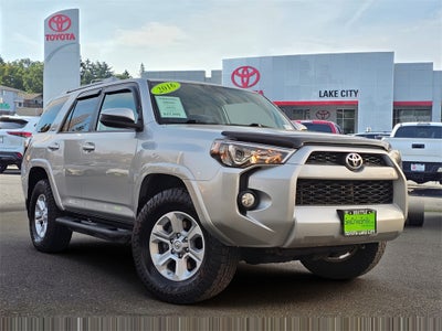 2016 Toyota 4Runner SR5 4WD-THIRD ROW