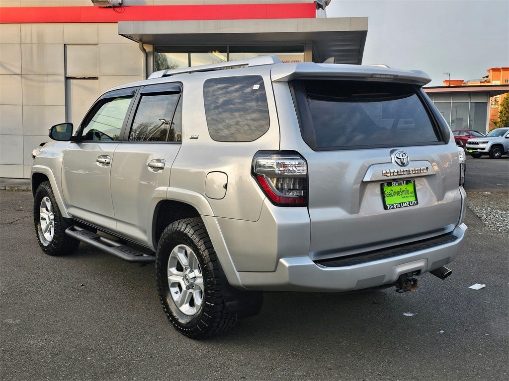 2016 Toyota 4Runner SR5 4WD-THIRD ROW