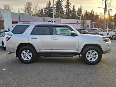 2016 Toyota 4Runner SR5 4WD-THIRD ROW