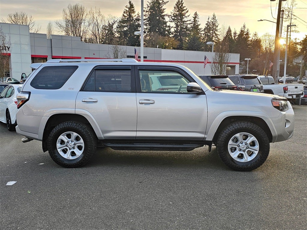 2016 Toyota 4Runner SR5 4WD-THIRD ROW