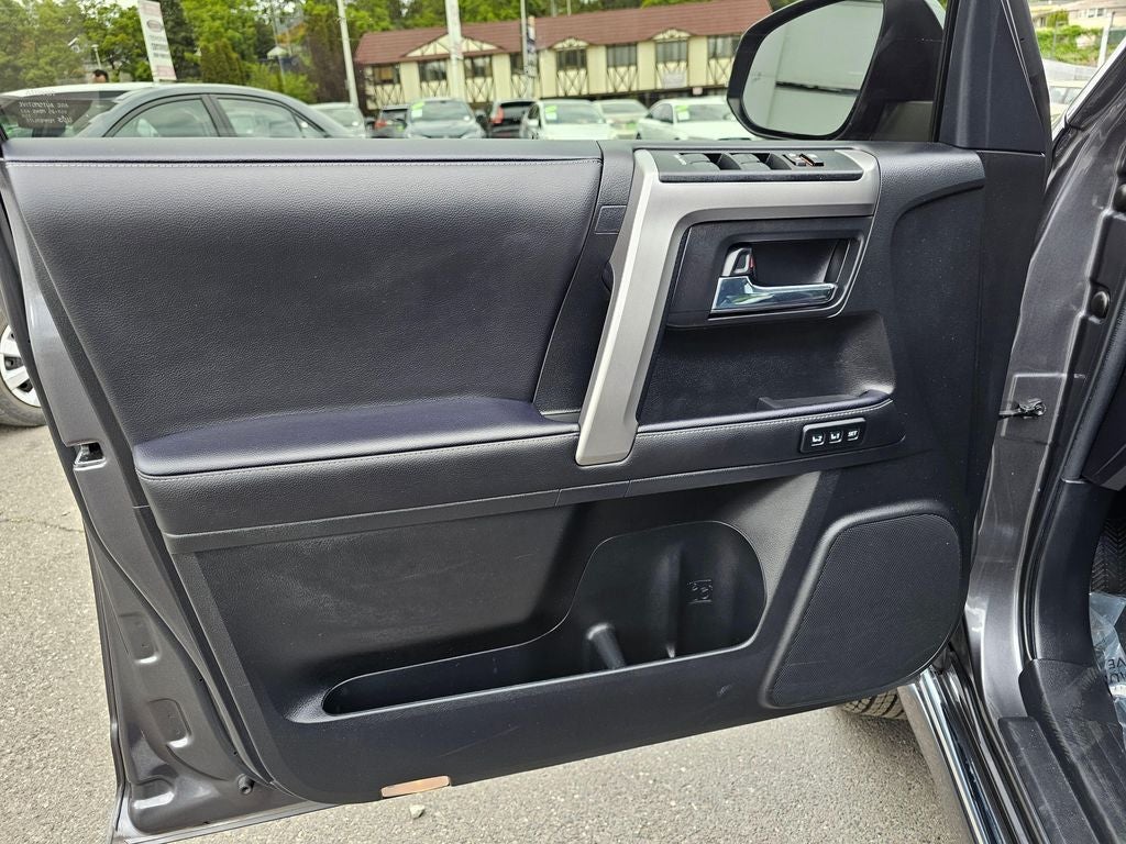 2022 Toyota 4Runner Limited -4WD-V6
