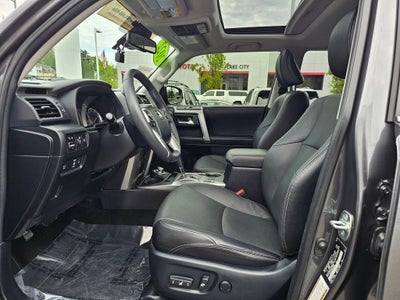 2022 Toyota 4Runner Limited -4WD-V6