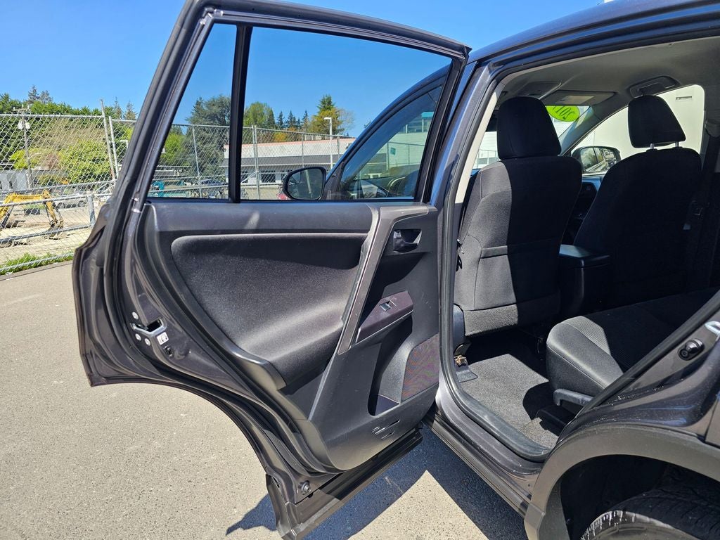 2017 Toyota RAV4 LE -AWD