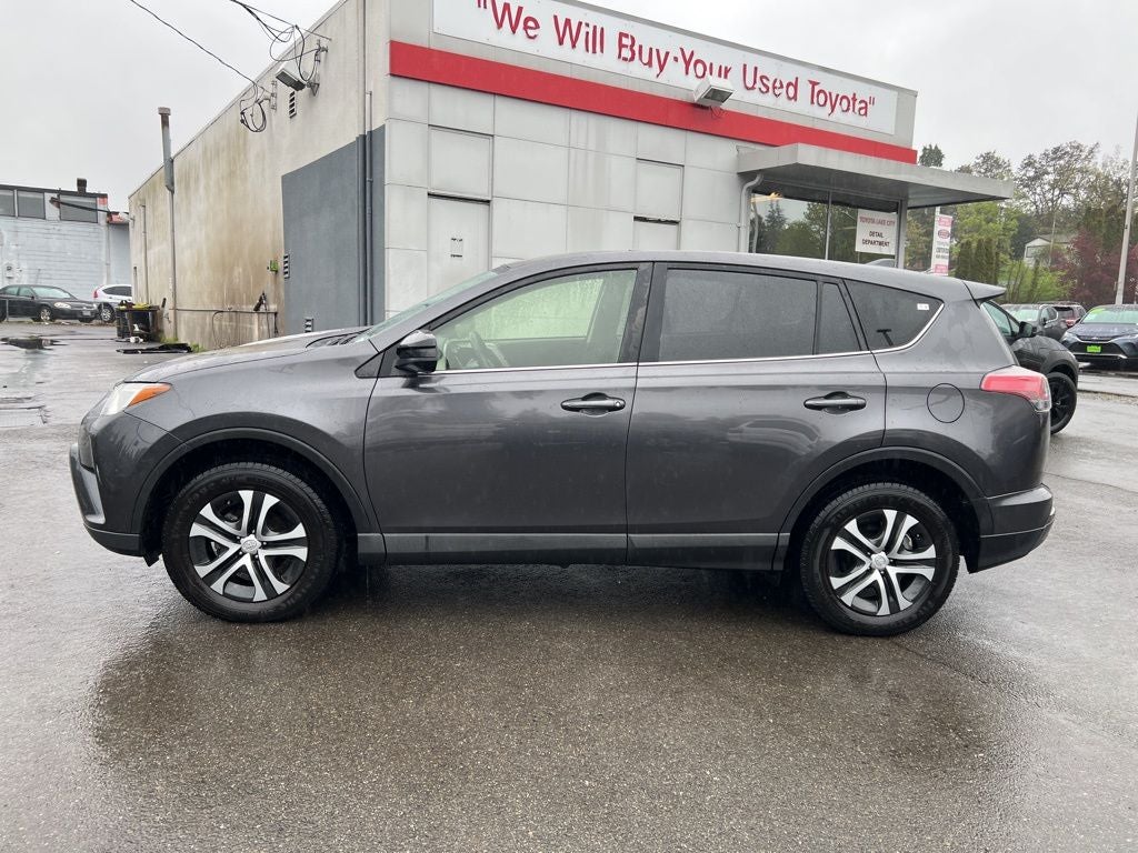 2017 Toyota RAV4 LE
