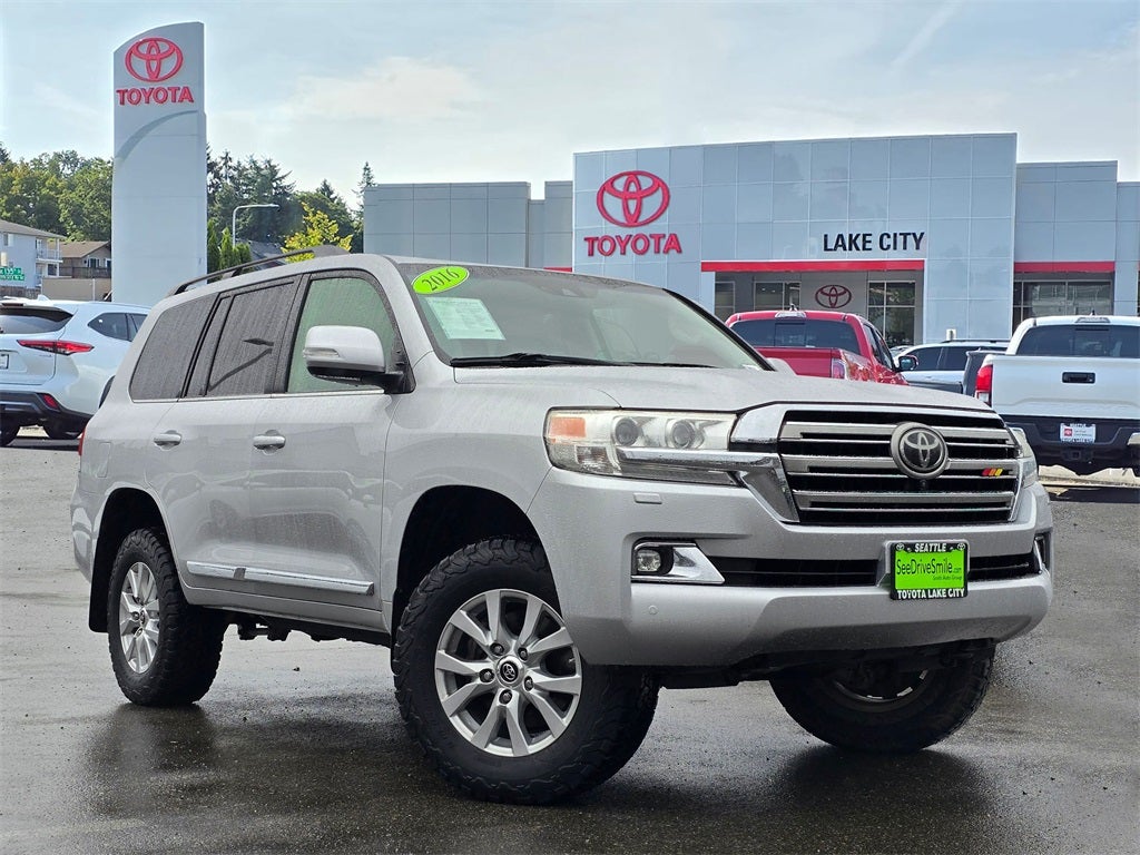 2016 Toyota Land Cruiser Base