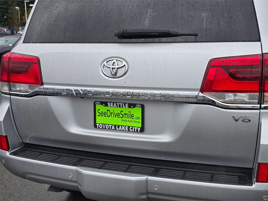 2016 Toyota Land Cruiser Base