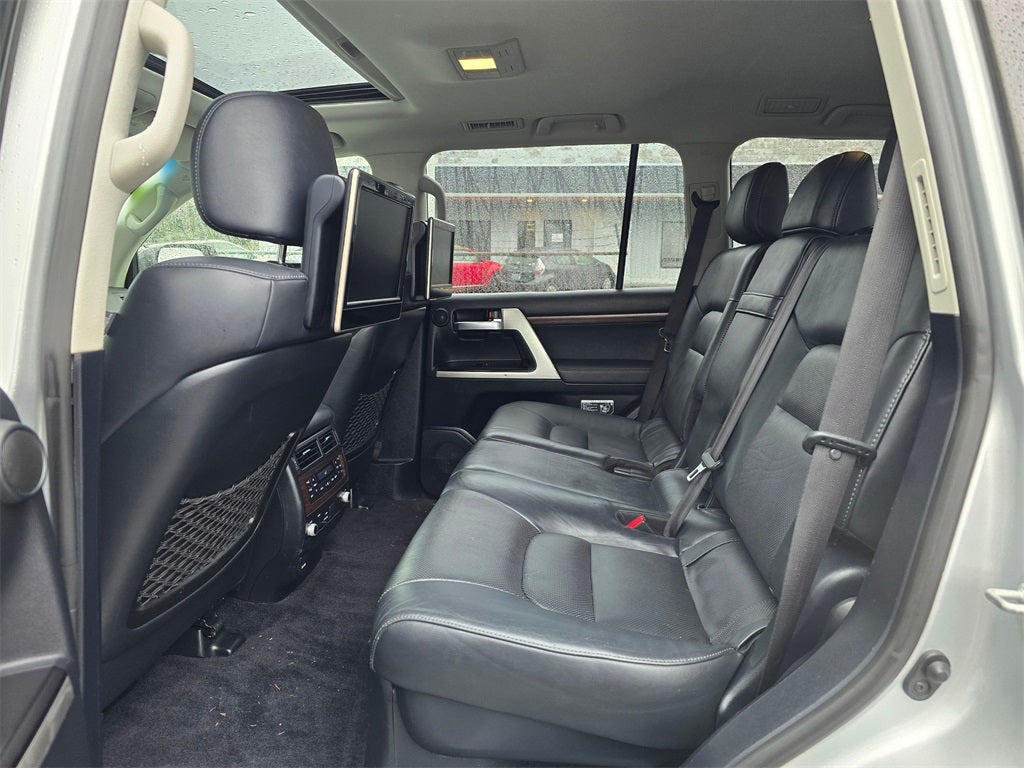 2016 Toyota Land Cruiser Base