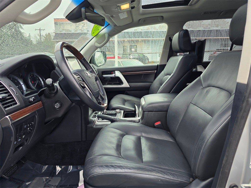 2016 Toyota Land Cruiser Base