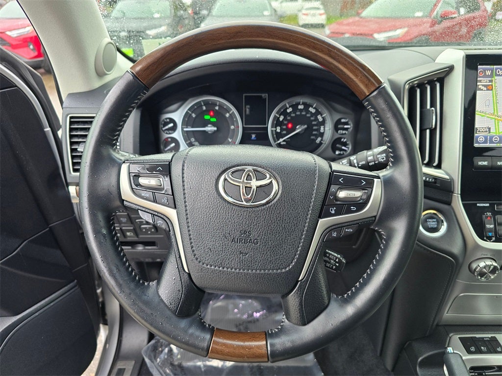 2016 Toyota Land Cruiser Base