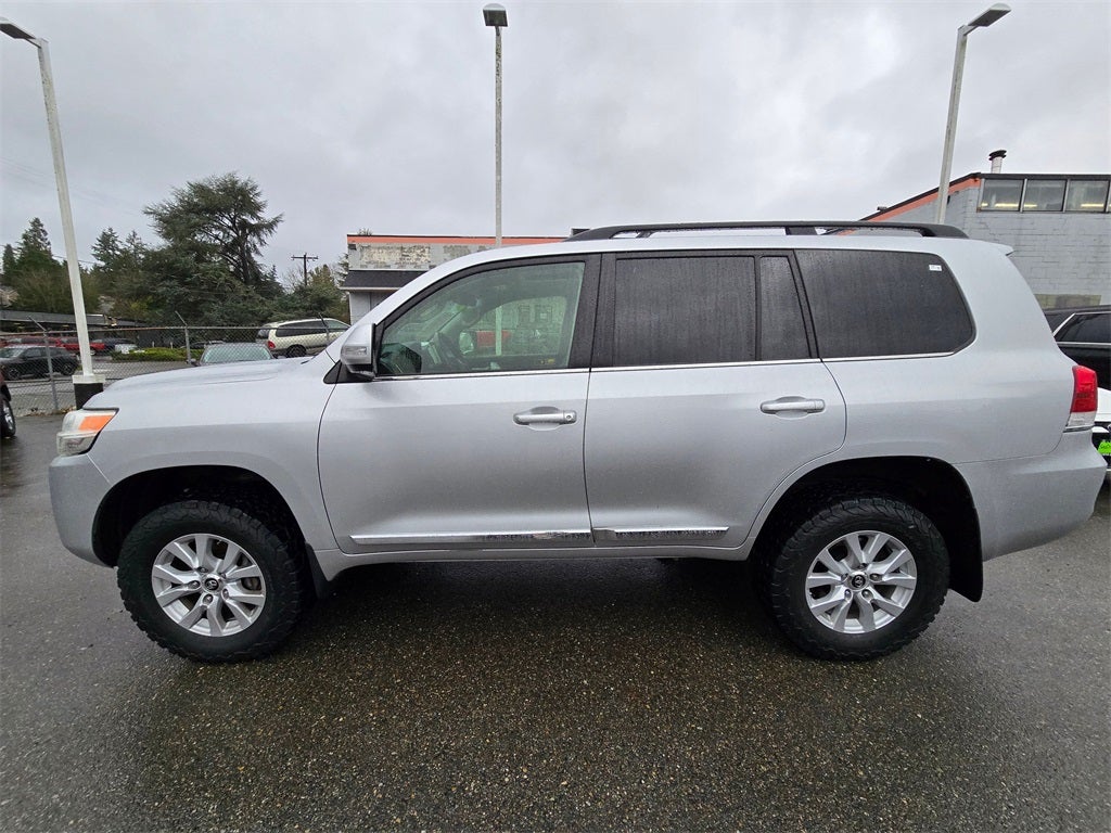 2016 Toyota Land Cruiser Base
