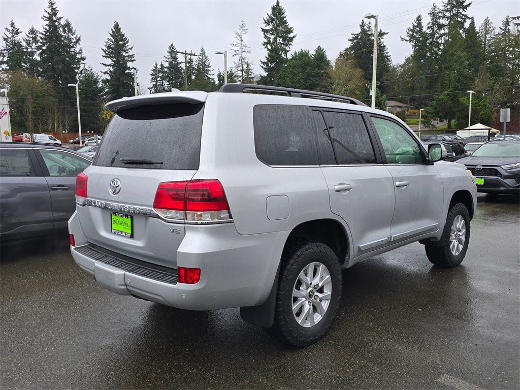 2016 Toyota Land Cruiser Base