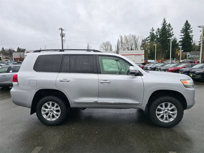 2016 Toyota Land Cruiser Base