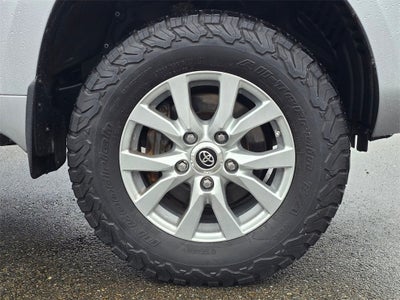 2016 Toyota Land Cruiser Base