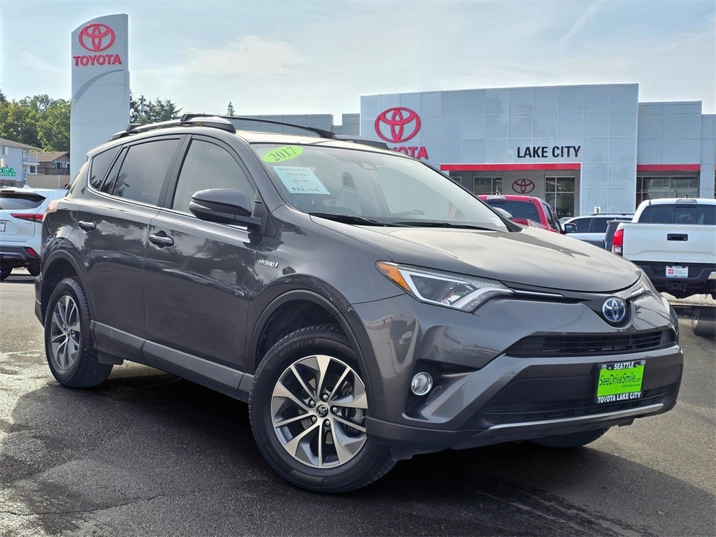 2017 Toyota RAV4 Hybrid XLE