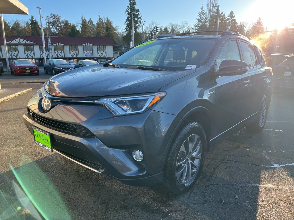 2017 Toyota RAV4 Hybrid XLE