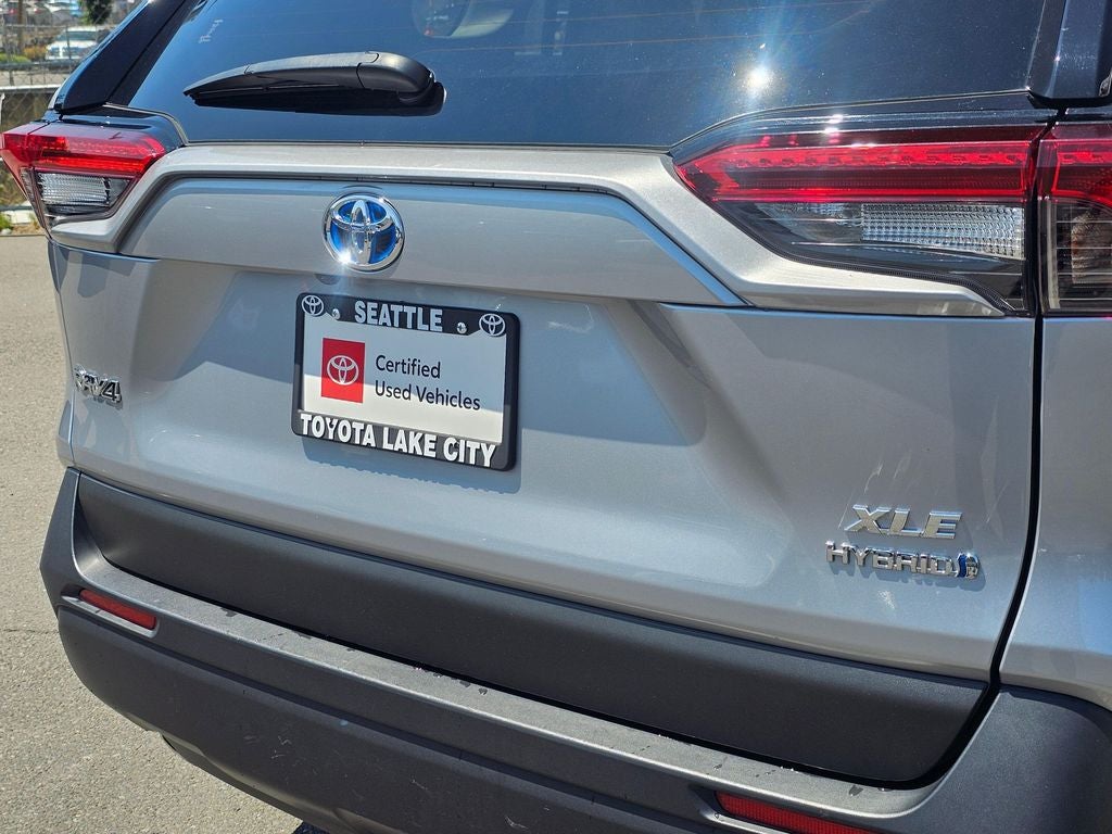 2022 Toyota RAV4 Hybrid XLE