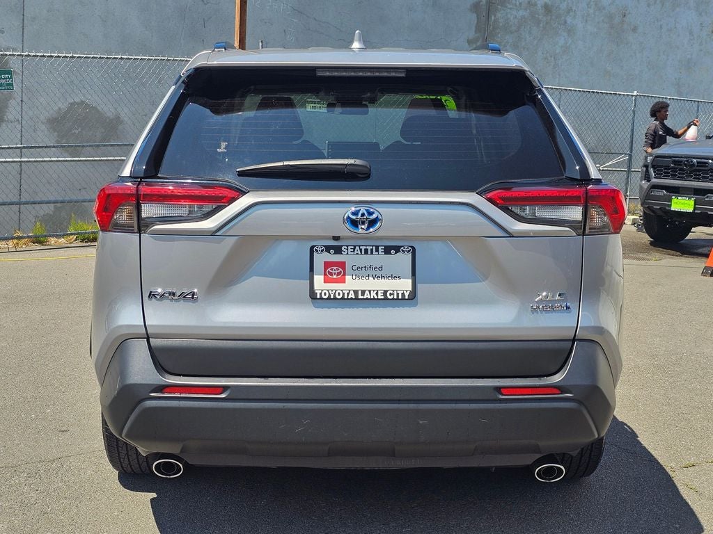 2022 Toyota RAV4 Hybrid XLE