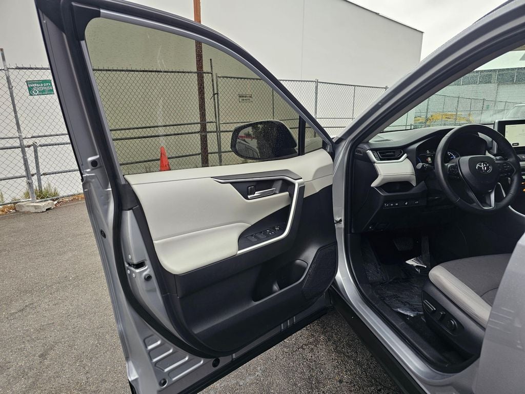 2025 Toyota RAV4 Hybrid XLE -AWD