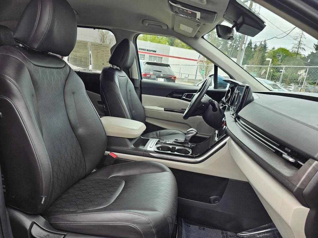 2024 Kia Carnival EX