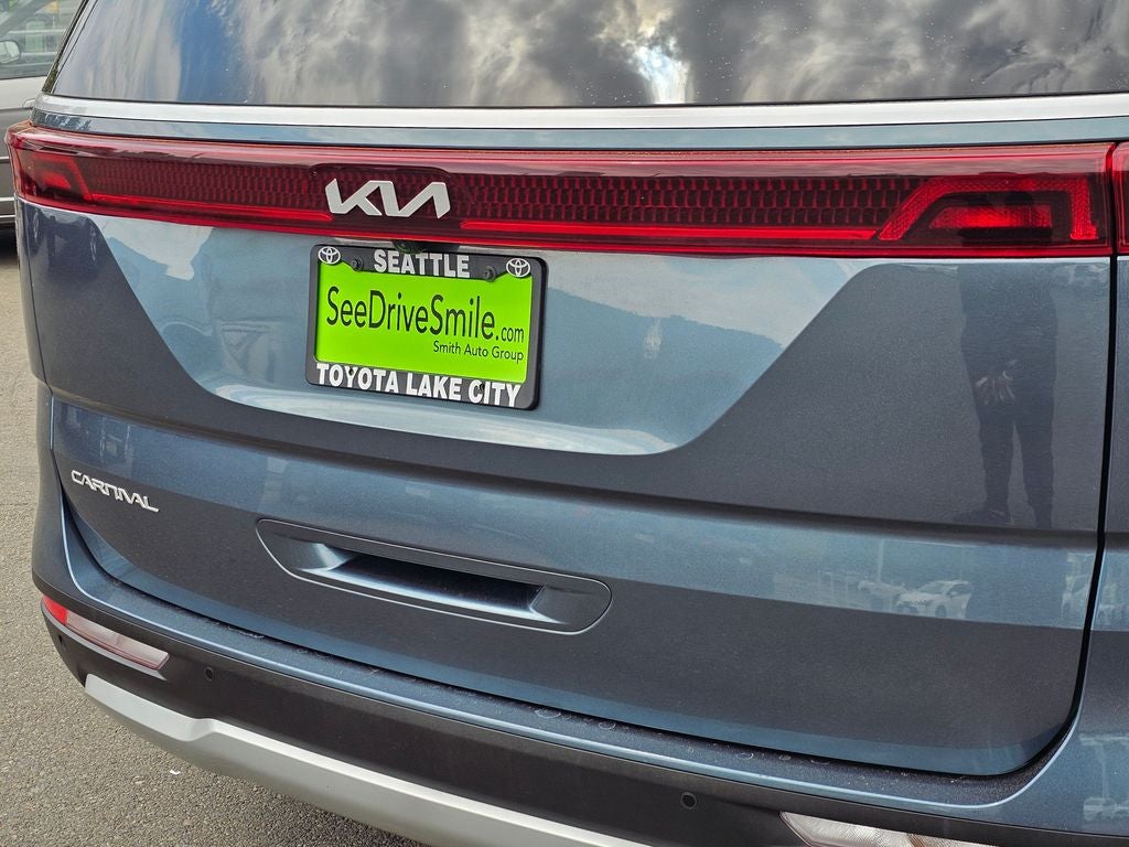 2024 Kia Carnival EX